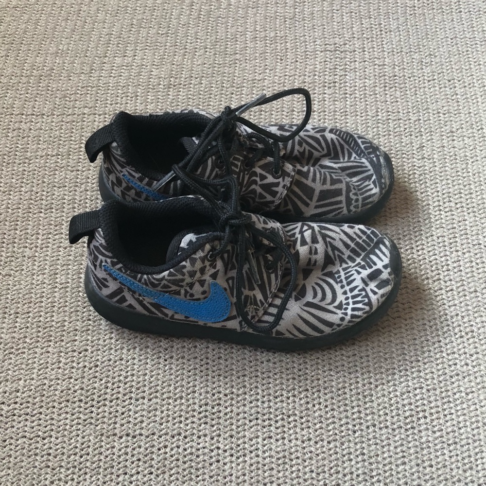 Boys Nike sneakers.